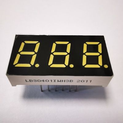 Un buon prezzo. Display a LED a 7 segmenti a tre cifre per l'indicatore di temperatura in linea