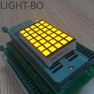 Display a LED a matrice a 5x7 punti con tensione inversa di 5V e catodo a colonna di anodo a fila di connessione