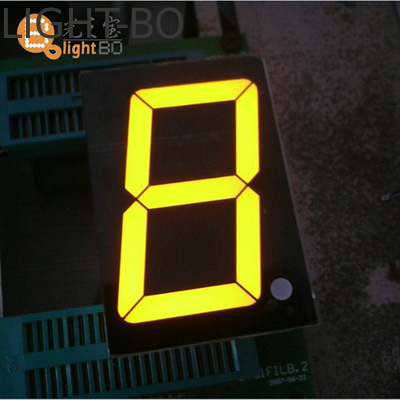 Colore di sfondo nero Display LED numerico con altezza a 7 segmenti e colore bianco o uguale a quello di emissione