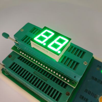 Un buon prezzo. Display LED verde a 7 segmenti per elettronica in linea