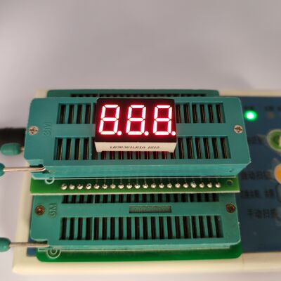 Display LED rosso brillante da 0,36 pollici per il monitoraggio della temperatura e dell'umidità