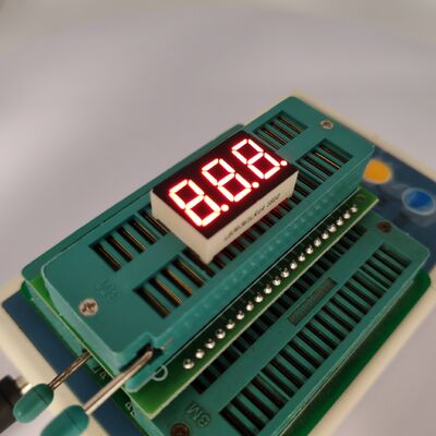 Un buon prezzo. Display LED a 7 segment a 3 cifre da 0,36